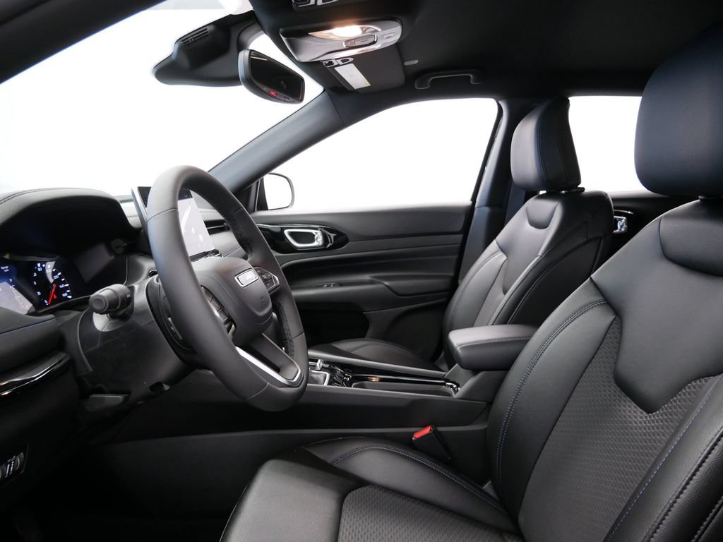 New 2026 Jeep Compass Latitude AWD/4WD image 13