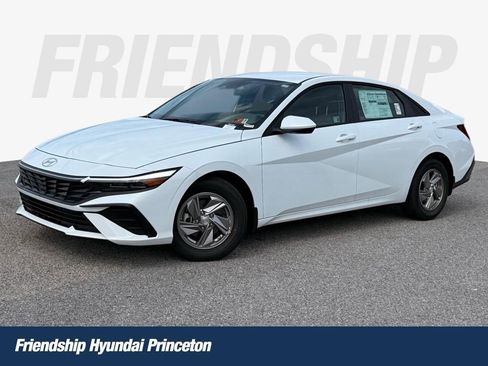New 2025 Hyundai Elantra SE image 1