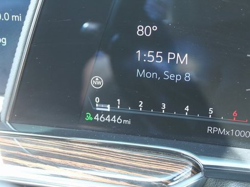 Used 2024 Cadillac Escalade Premium Luxury image 30