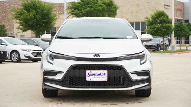 Used 2024 Toyota Corolla SE FWD image 2