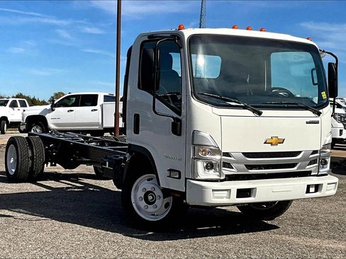 New 2025 Chevrolet Low Cab Forward RWD image 2
