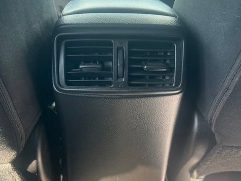 Used 2014 Nissan Rogue SV AWD/4WD image 15