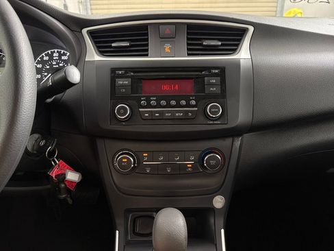 Used 2017 Nissan Sentra S image 15