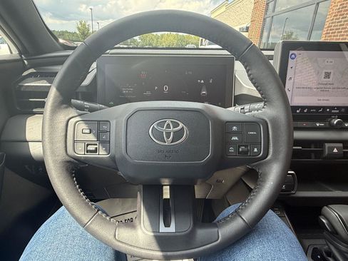 Used 2026 Toyota RAV4 SE w/ Convenience Package FWD image 13