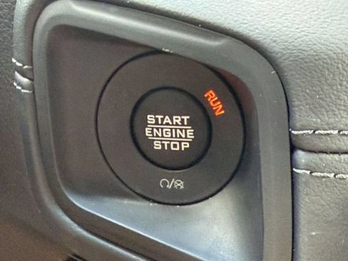Used 2026 Jeep Wrangler Unlimited Sahara AWD/4WD image 30