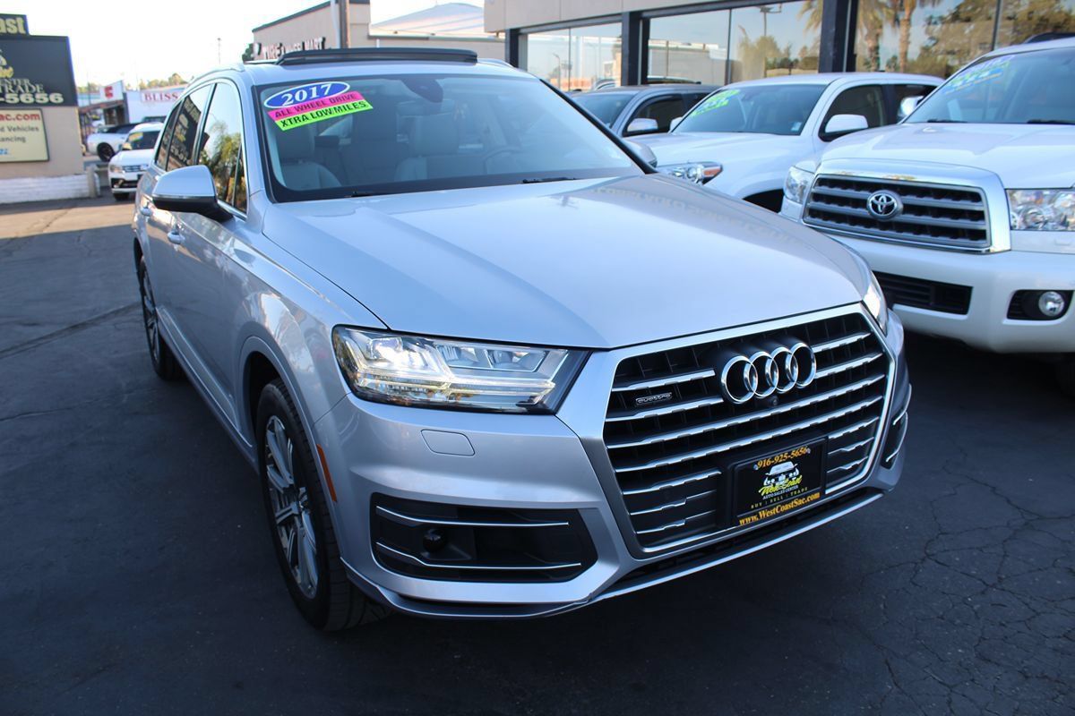 Used 2017 Audi Q7 3.0T Premium Plus w/ Premium Plus Package AWD/4WD image 8