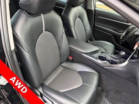 Used 2024 Toyota Camry SE image 11