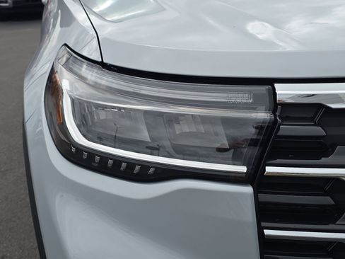 New 2026 Ford Explorer Active RWD image 6