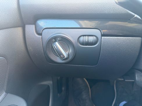 Used 2011 Volkswagen Jetta SE image 28