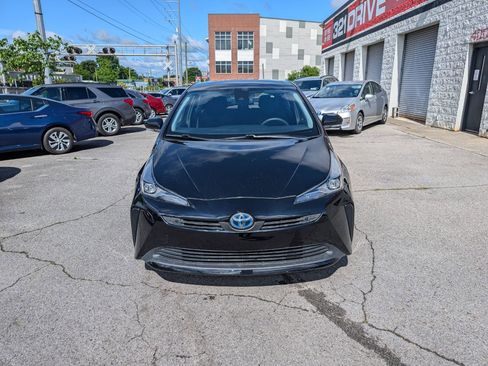 Used 2021 Toyota Prius LE image 3