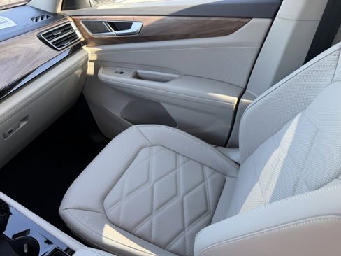 New 2026 Volkswagen Atlas SE image 14