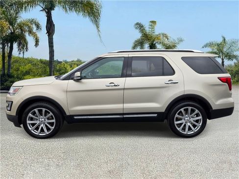 Used 2017 Ford Explorer Limited FWD image 2