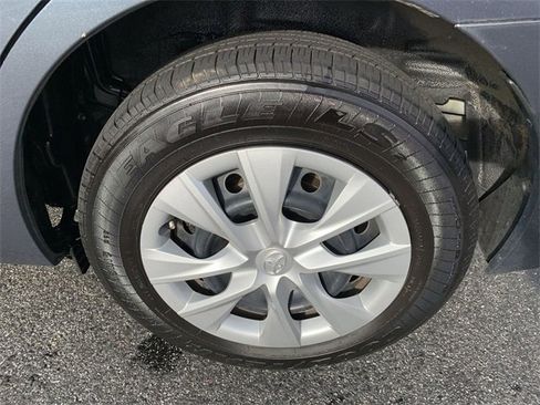 Used 2014 Toyota Corolla L image 29