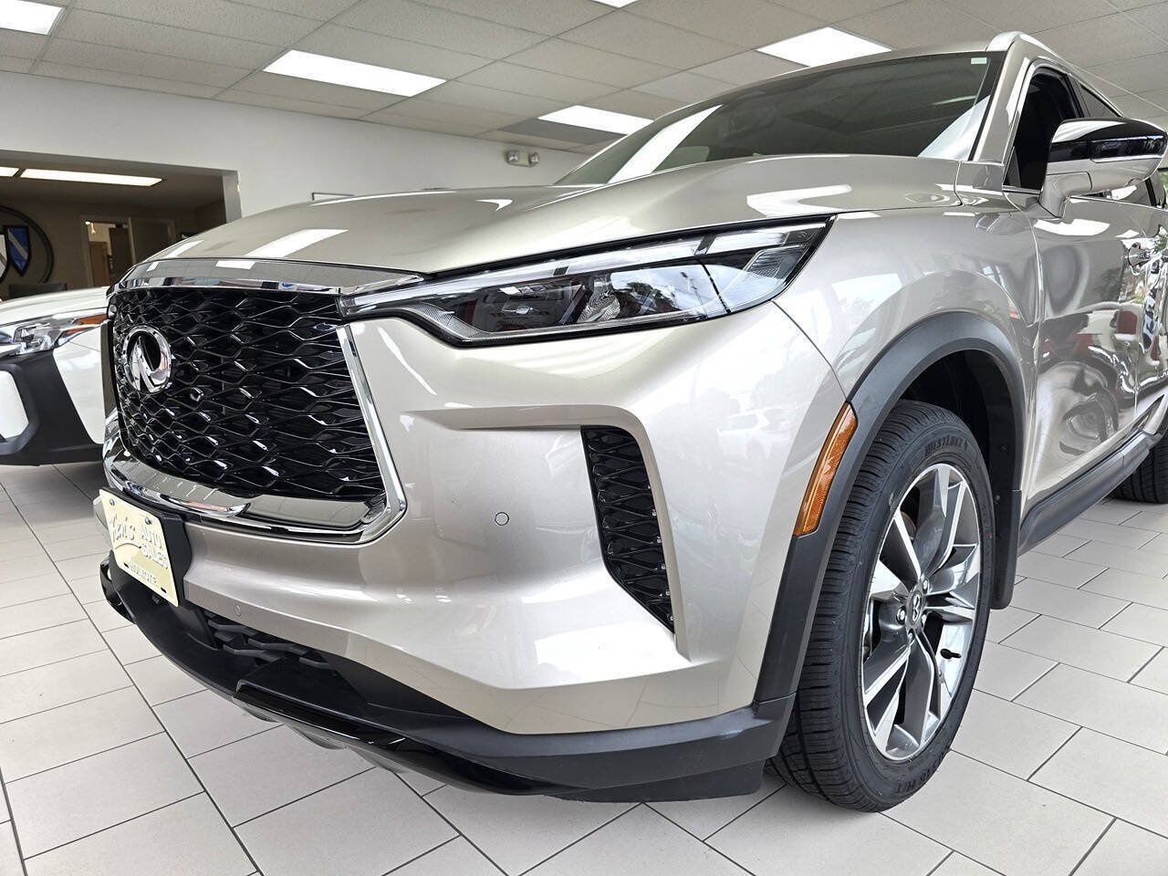 Used 2024 INFINITI QX60 Luxe w/ Performance Audio Package AWD/4WD image 17