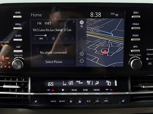 Used 2022 Toyota Sienna XLE image 32