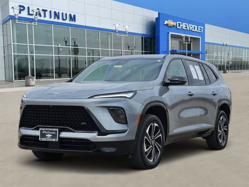 Used 2025 Buick Enclave Sport Touring image 2