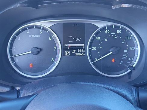 Used 2025 Nissan Versa S w/ Trunk Package image 18