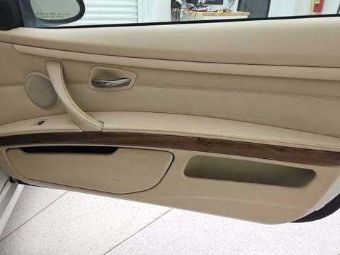 Used 2007 BMW 328i Convertible image 19