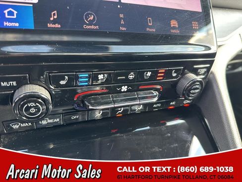 Used 2022 Jeep Grand Cherokee L Limited w/ Luxury Tech Group II image 24