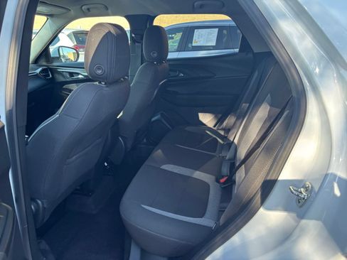 Used 2025 Chevrolet TrailBlazer LT FWD image 24