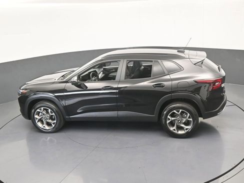 Used 2025 Chevrolet Trax LT w/ Driver Confidence Package FWD image 44