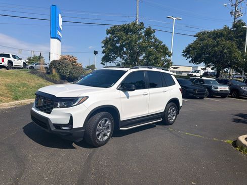Used 2025 Honda Passport TrailSport image 8