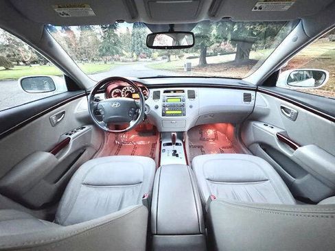 Used 2006 Hyundai Azera Limited image 22