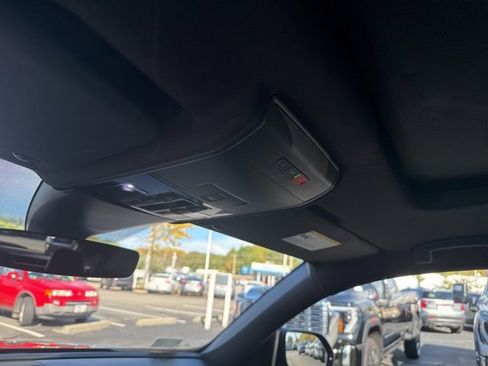 Used 2021 Volkswagen Atlas Cross Sport SEL R-Line image 23