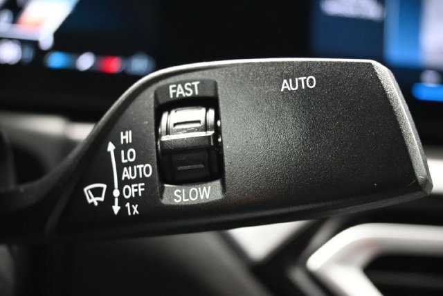 Used 2023 BMW 330i Sedan w/ Premium Package RWD image 21