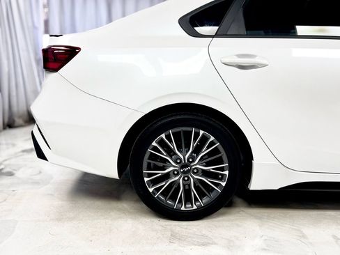 Used 2022 Kia Forte GT-Line w/ GT-Line Technology Package FWD image 4