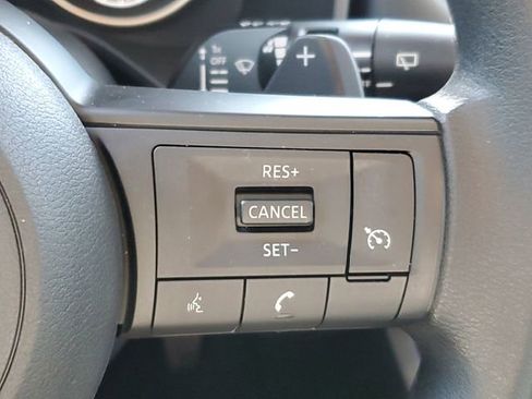 Used 2023 Nissan Rogue S image 20