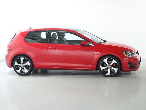 Used 2015 Volkswagen GTI SE image 11