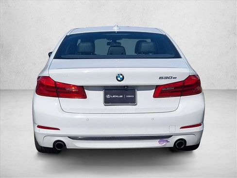 Used 2019 BMW 530e w/ Convenience Package image 7