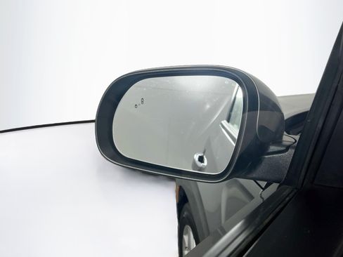 Used 2025 Kia Soul LX w/ LX Technology Package FWD image 16