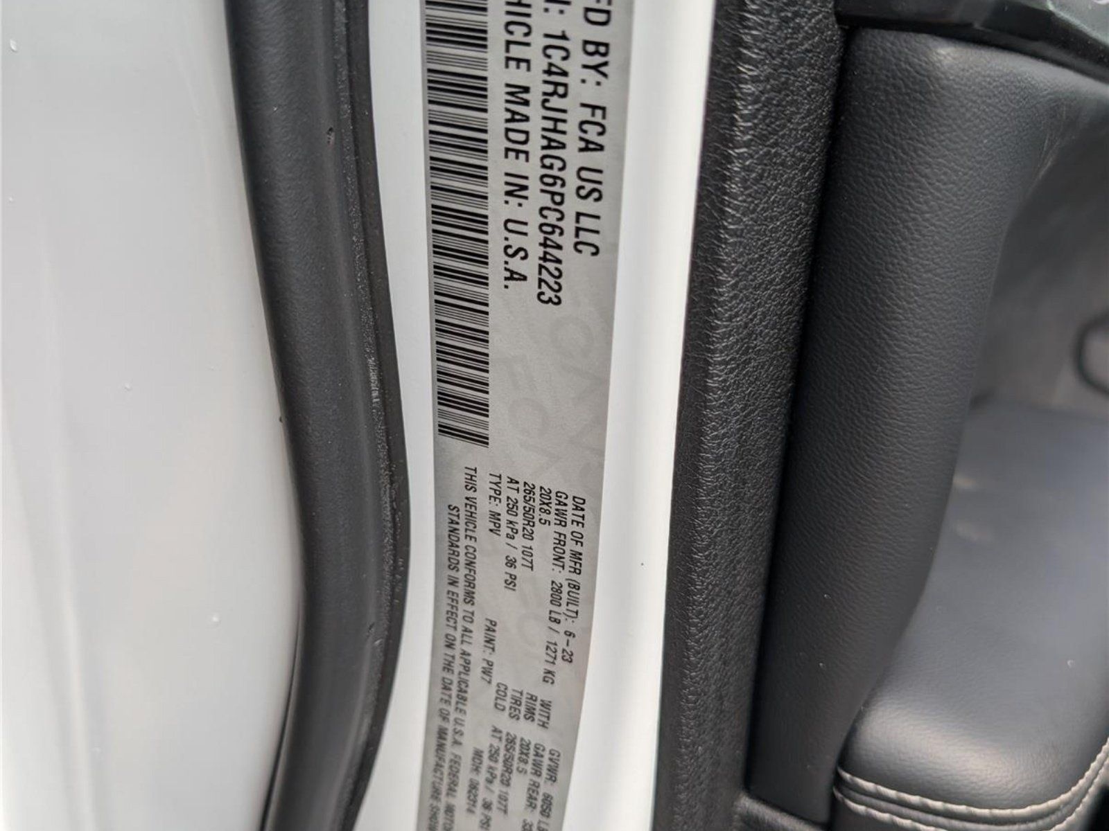 Used 2023 Jeep Grand Cherokee Altitude AWD/4WD image 16