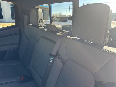 Used 2025 Chevrolet Colorado ZR2 w/ Technology Package image 20