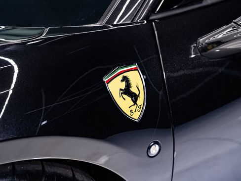 Used 2022 Ferrari F8 Tributo RWD image 10