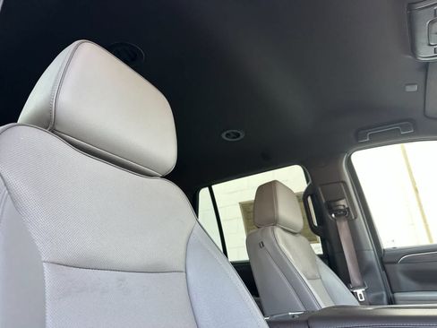 Used 2024 GMC Yukon SLT AWD/4WD image 18