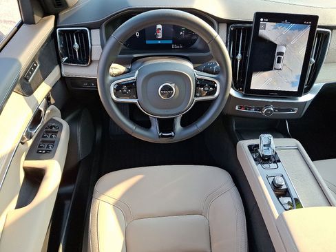 Used 2025 Volvo XC90 T8 Plus w/ Protection Package AWD/4WD image 11