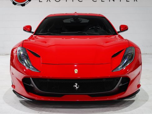 Used 2019 Ferrari 812 Superfast RWD image 5