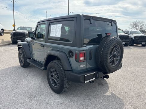 Used 2024 Jeep Wrangler Sport S image 3