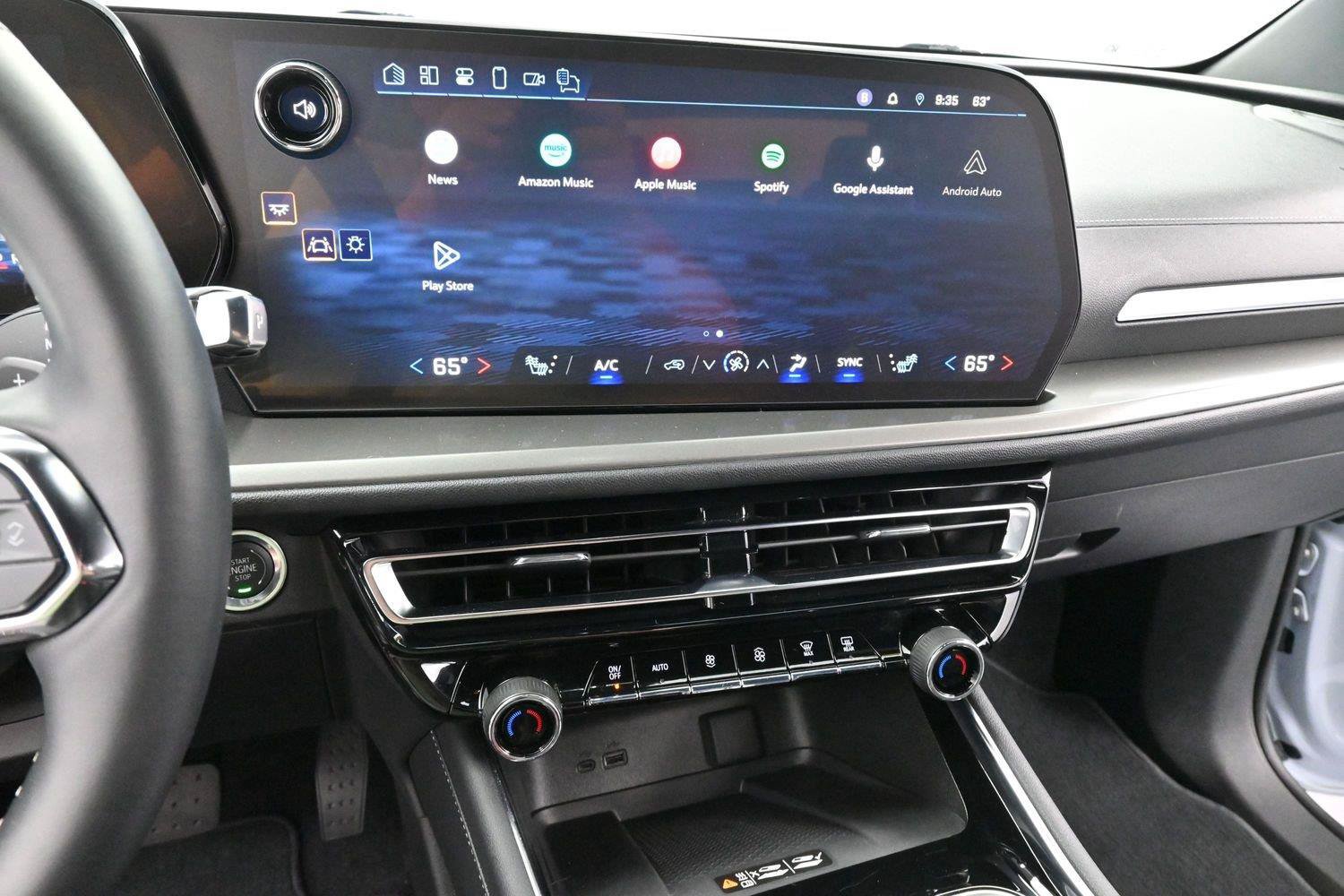 Used 2026 Chevrolet Traverse LT w/ Sun and Wheel Package FWD image 23