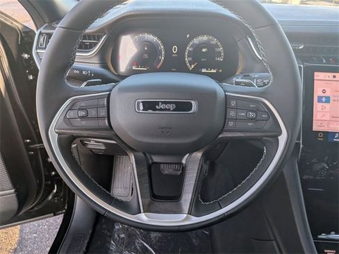 New 2025 Jeep Grand Cherokee Limited w/ Luxury Tech Group II image 19