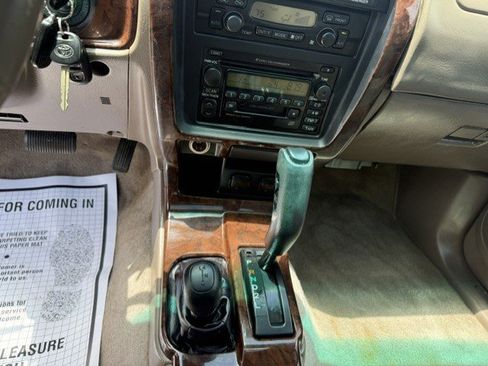 Used 2001 Toyota 4Runner Limited AWD/4WD image 13