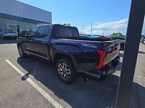 Used 2022 Toyota Tundra SR5 w/ Convenience Package image 10