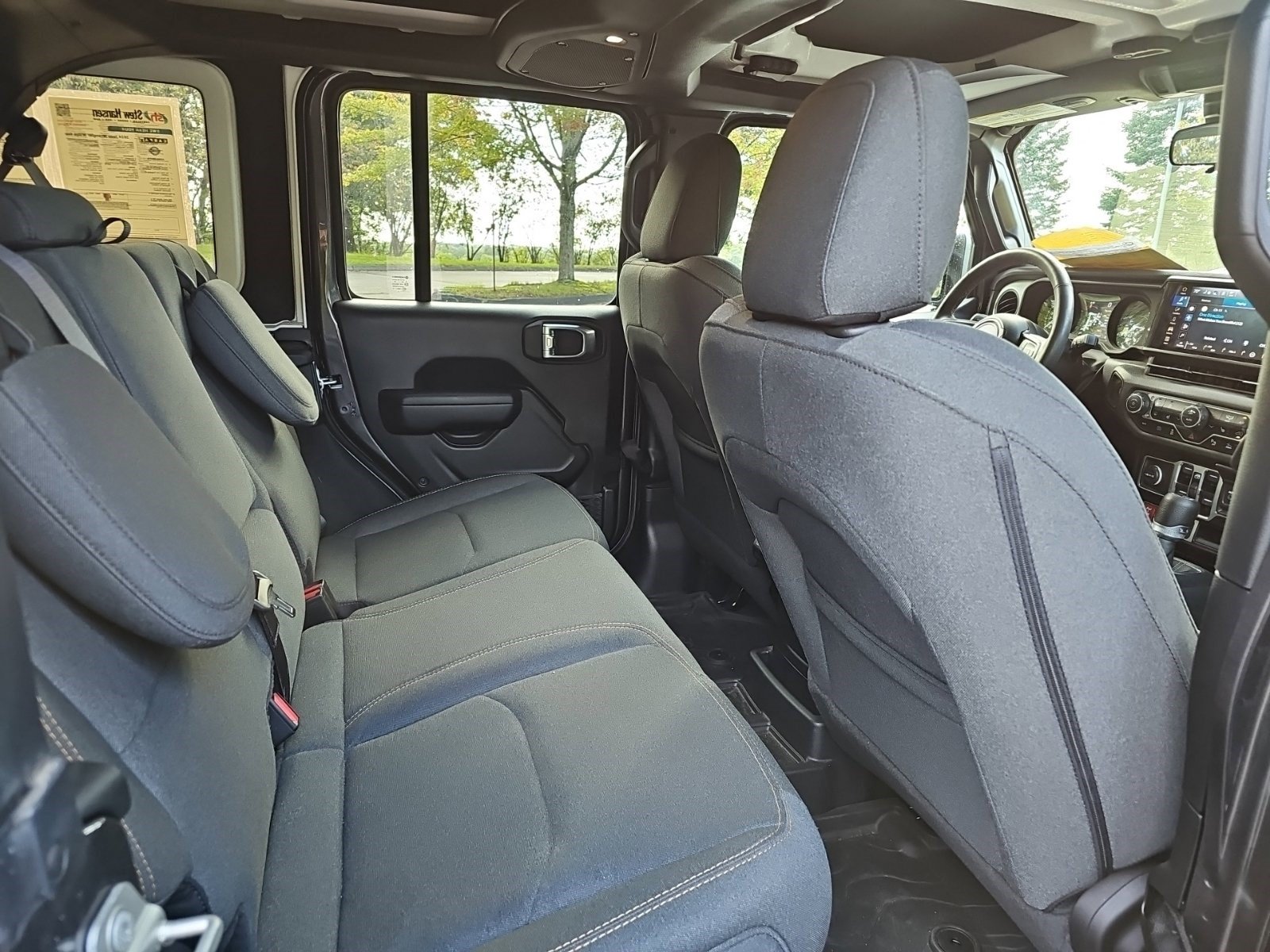 Used 2024 Jeep Wrangler Unlimited AWD/4WD image 14