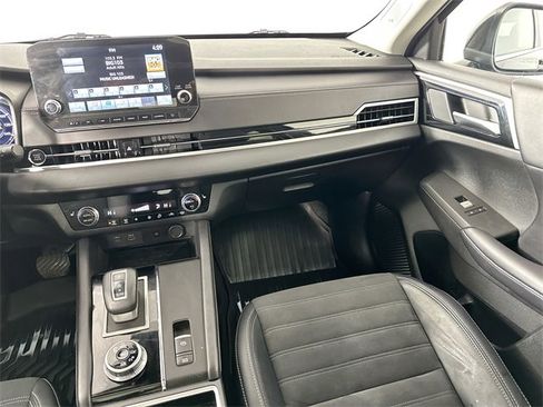 Used 2024 Mitsubishi Outlander SE image 27