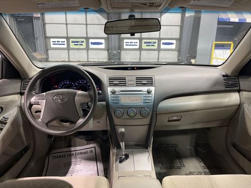 Used 2010 Toyota Camry FWD image 31