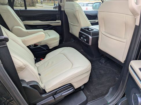 Used 2018 Ford Expedition Max Platinum image 18