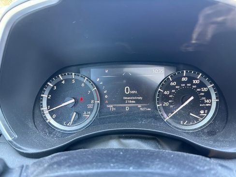 Used 2021 Toyota Highlander XLE FWD image 13